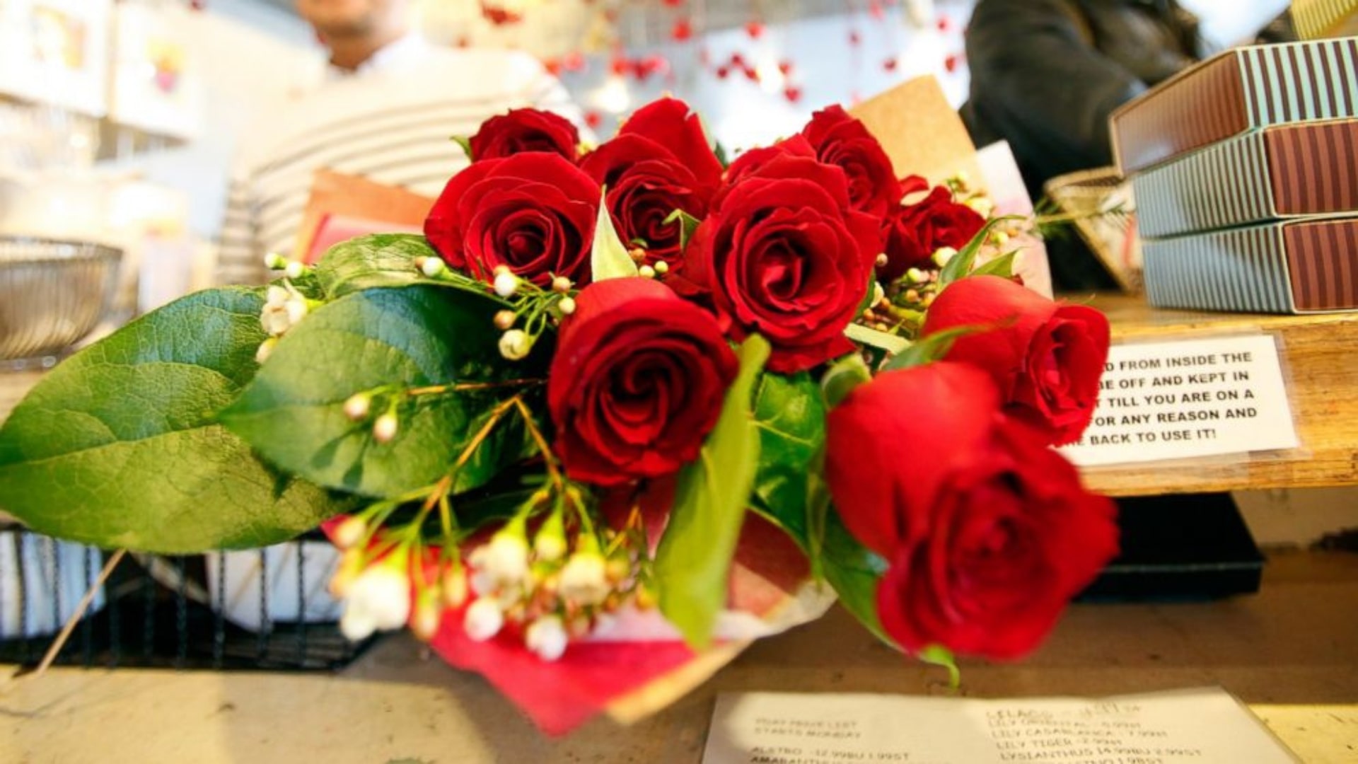 How Much Should You Spend on Valentine's Day Flowers?